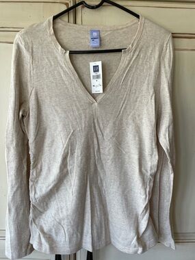 GAP maternity long Sleeve V-Neck Top in Light Beige